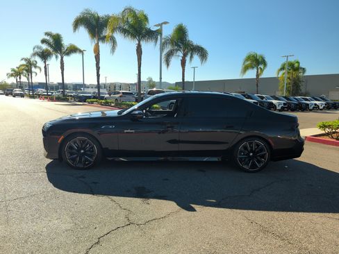 Used 2024 BMW i7 M70 w/ Executive Package image 10