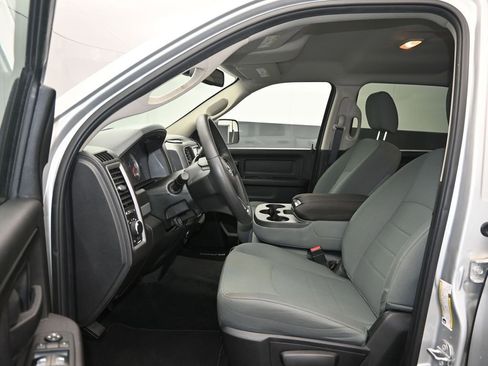 Used 2018 RAM 2500 Tradesman w/ Chrome Appearance Group image 12