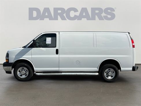Used 2024 Chevrolet Express 2500 w/ Driver Convenience Package image 4