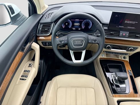 Used 2023 Audi Q5 2.0T Premium Plus w/ Premium Plus Package AWD/4WD image 10