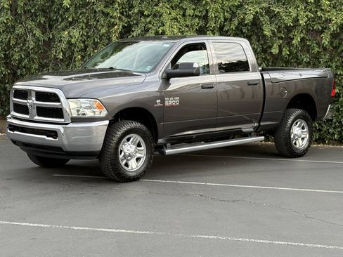 Used 2018 RAM 2500 Tradesman w/ Chrome Appearance Group AWD/4WD image 4
