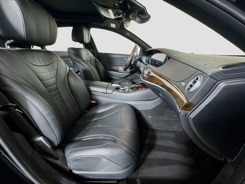 Used 2018 Mercedes-Benz S 560 4MATIC Sedan w/ Premium Package image 30