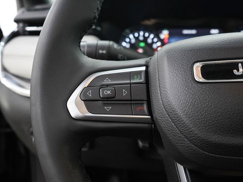 Used 2023 Jeep Compass Limited w/ Sun and Sound Group AWD/4WD image 25