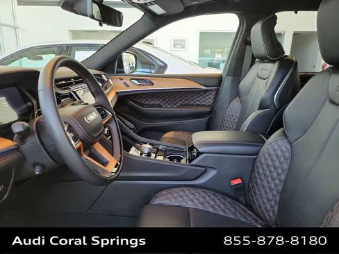 Used 2025 Jeep Grand Cherokee Summit AWD/4WD image 11