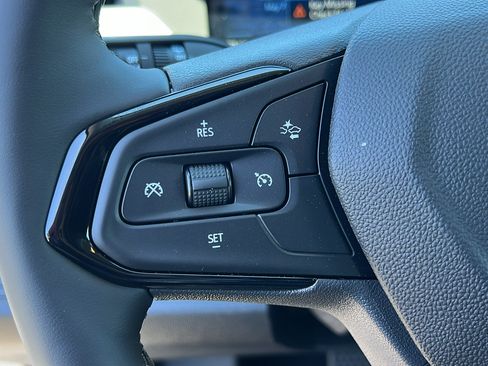 New 2027 Chevrolet Bolt LT w/ Comfort Package FWD image 23