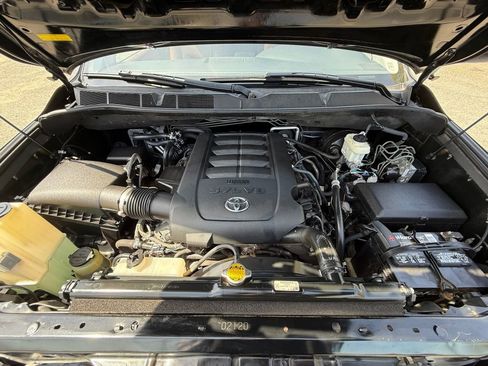 Used 2015 Toyota Sequoia Platinum AWD/4WD image 37