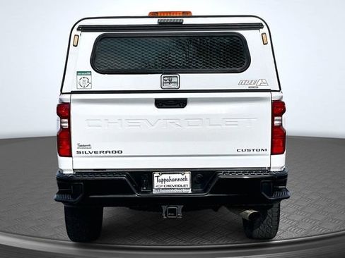 Used 2022 Chevrolet Silverado 2500 Custom w/ Custom Convenience Package image 5