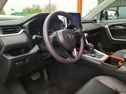 Used 2024 Toyota RAV4 Adventure image 9