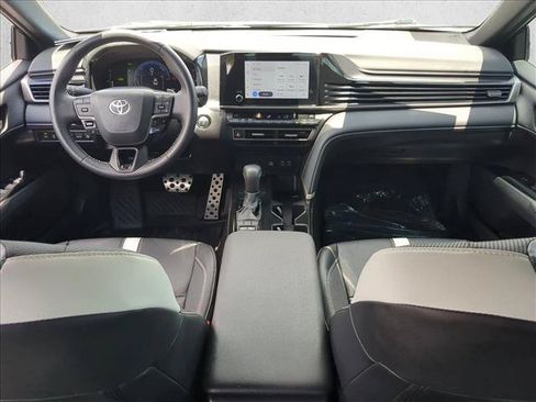 Used 2025 Toyota Camry SE FWD image 16