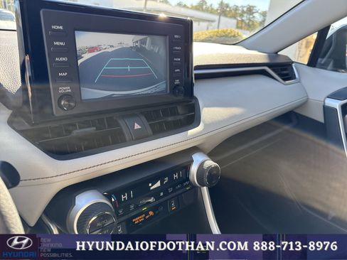 Used 2019 Toyota RAV4 XLE image 9