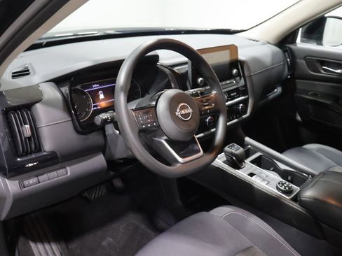 Used 2022 Nissan Pathfinder S AWD/4WD image 14