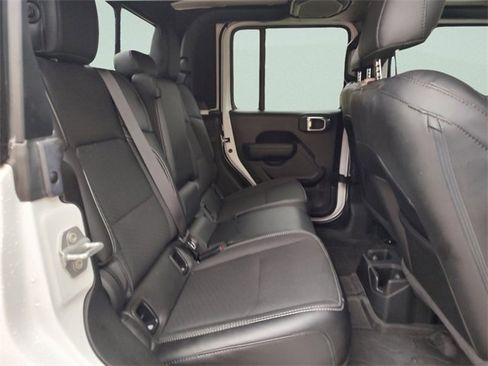 Certified 2023 Jeep Gladiator Sport S image 33