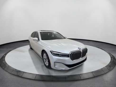 Used 2020 BMW 740i w/ Cold Weather Package RWD image 3