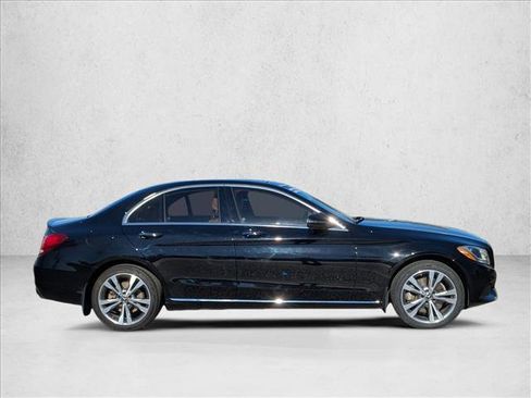 Used 2018 Mercedes-Benz C 300 4MATIC Sedan image 4