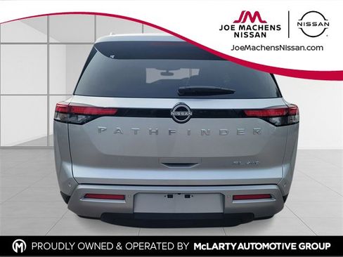 New 2025 Nissan Pathfinder SL image 5