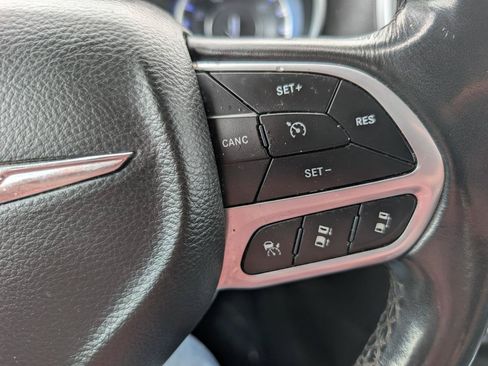 Used 2021 Chrysler 300 Touring L RWD image 20