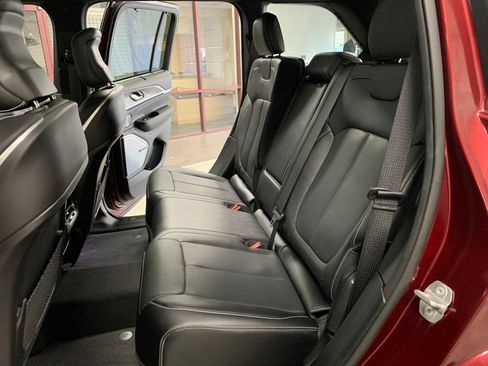 Certified 2023 Jeep Grand Cherokee Overland w/ Adv Protech Group III AWD/4WD image 16