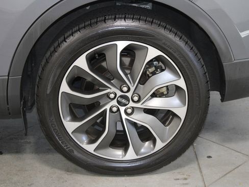 Used 2022 Lincoln Nautilus Reserve w/ Equipment Group 201A image 17