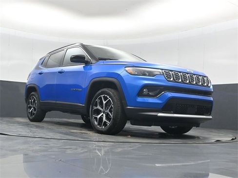 New 2026 Jeep Compass Limited w/ Mopar Graphics Package image 34