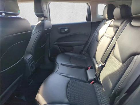 Used 2019 Jeep Compass Latitude w/ Cold Weather Group image 17