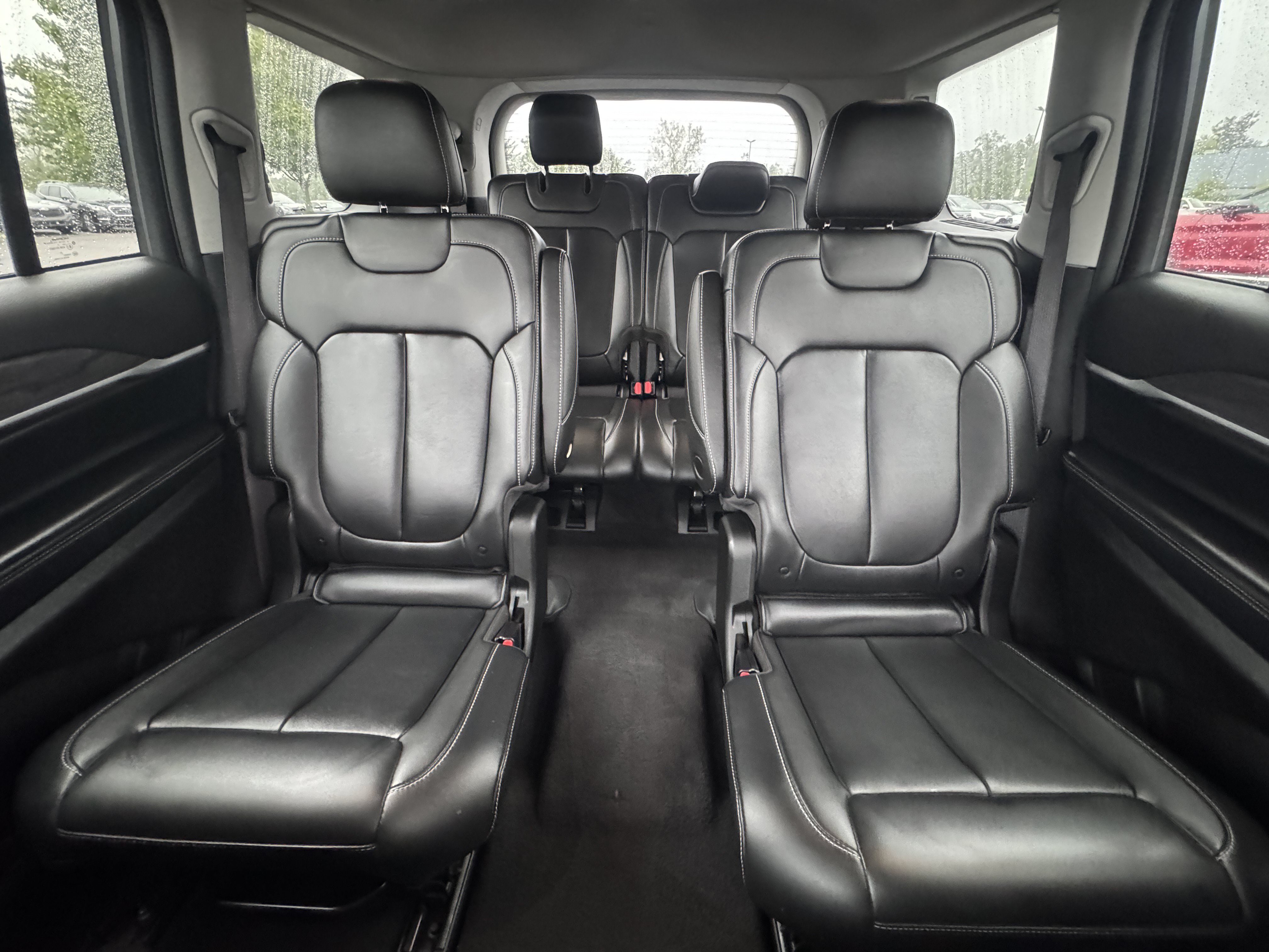 Used 2022 Jeep Grand Cherokee L Limited w/ Black Appearance Package AWD/4WD image 30