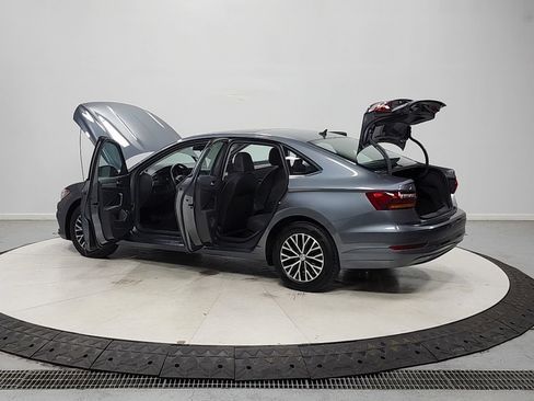 Used 2019 Volkswagen Jetta SE FWD image 14