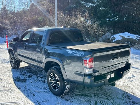 Used 2023 Toyota Tacoma TRD Sport w/ Technology Package image 3