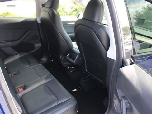 Used 2023 Tesla Model Y Long Range AWD/4WD image 12