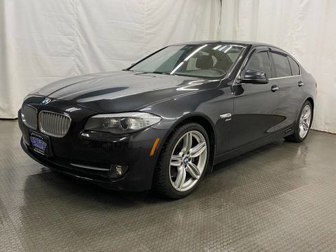 Used 2011 BMW 550i xDrive Sedan image 4