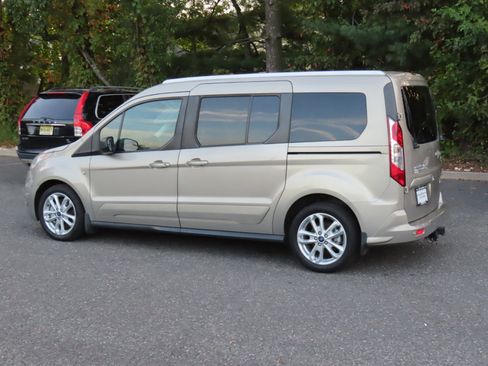 Used 2014 Ford Transit Connect XLT image 3