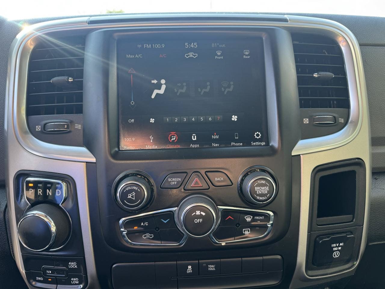 Used 2019 RAM 1500 Classic SLT AWD/4WD image 4