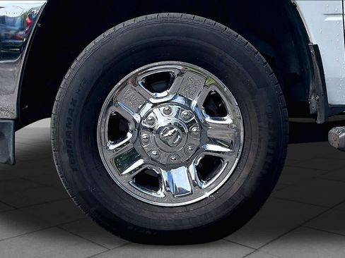 Used 2024 RAM 2500 Tradesman w/ Chrome Appearance Group AWD/4WD image 11