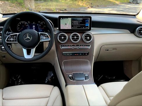 Used 2021 Mercedes-Benz GLC 300 4MATIC image 16