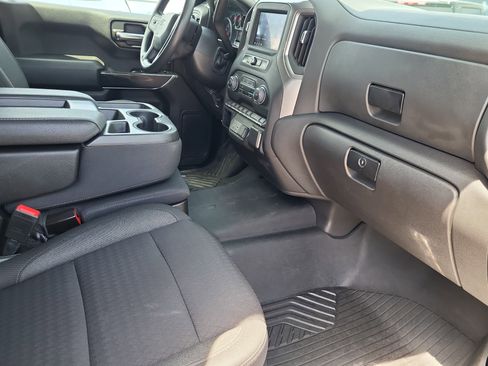 Used 2022 Chevrolet Silverado 1500 Custom Trail Boss w/ Midnight Edition AWD/4WD image 19