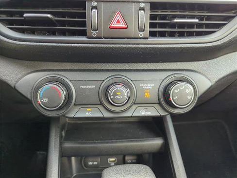 Used 2022 Kia Forte LXS image 8