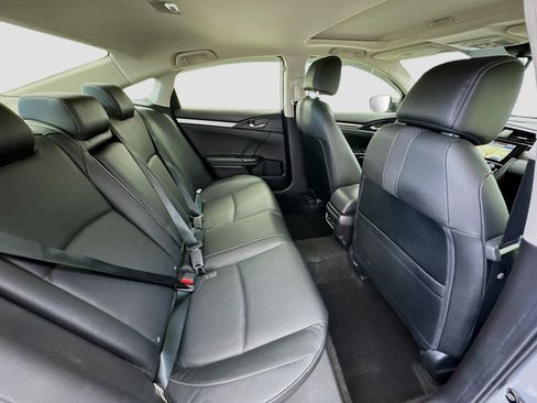 Used 2019 Honda Civic Touring image 19