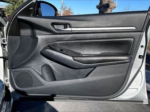 Certified 2024 Nissan Altima 2.5 SR w/ SR Premium Package image 23