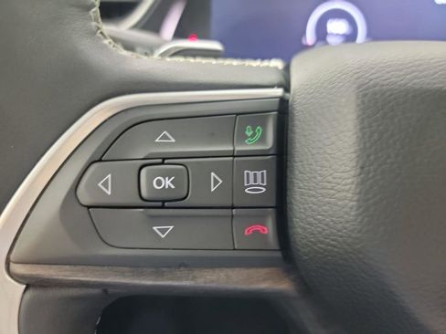 Used 2022 Jeep Grand Cherokee L Limited image 18