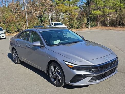 New 2026 Hyundai Elantra Limited FWD image 12