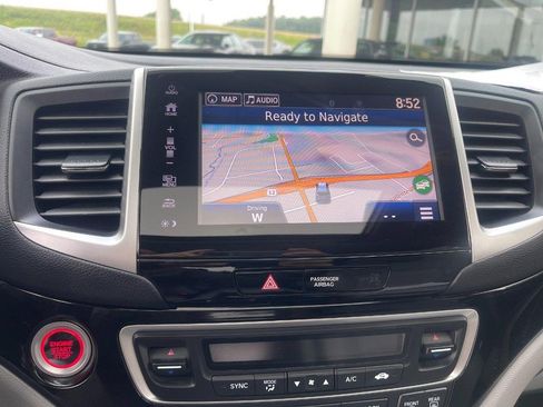 Used 2018 Honda Pilot Touring image 35