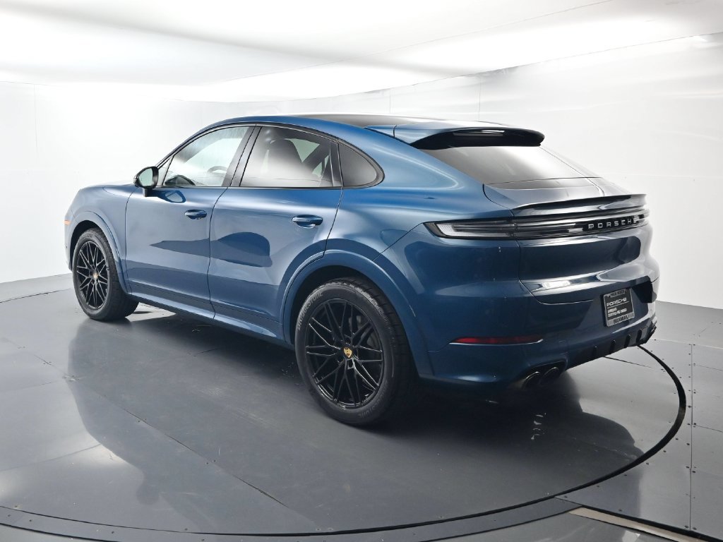 Certified 2024 Porsche Cayenne Coupe AWD/4WD image 3