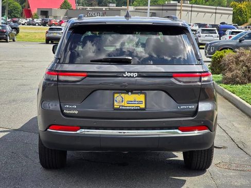 Used 2025 Jeep Grand Cherokee Limited AWD/4WD image 25