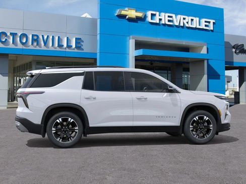 New 2027 Chevrolet Traverse LT w/ Sun and Wheel Package FWD image 5