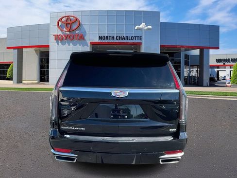 Used 2023 Cadillac Escalade ESV Premium Luxury AWD/4WD image 6