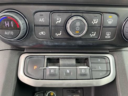 Used 2023 GMC Acadia SLT w/ Preferred Package image 12