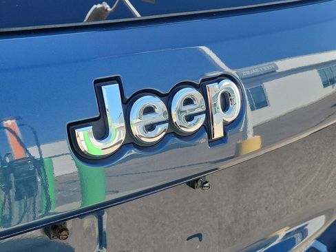 Used 2020 Jeep Grand Cherokee Limited AWD/4WD image 6