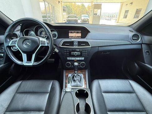 Used 2014 Mercedes-Benz C 250 Sedan image 3