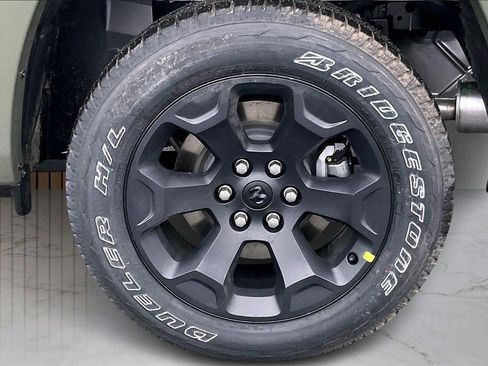 New 2026 RAM 1500 4x4 Crew Cab image 34