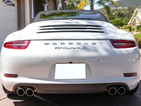 Used 2015 Porsche 911 Carrera S RWD image 18
