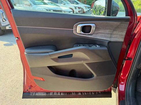 Used 2021 Kia Sorento EX w/ Panoramic Sunroof Package AWD/4WD image 6